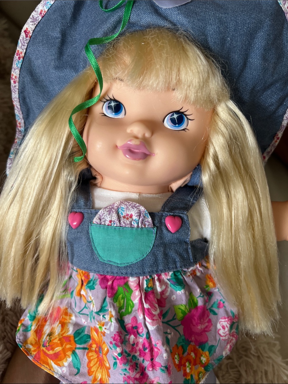VINTAGE 1990s DSI Toys Baby Pick Me Up doll TALKS & GIGGLES!! denim & floral - Picture 15 of 17